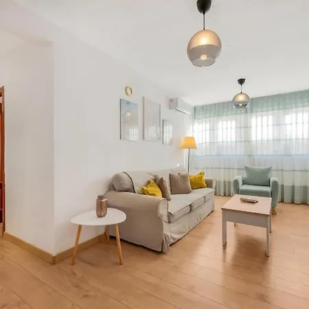 Bright & Spacious Near The * Malaga