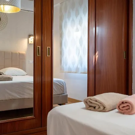 Bright & Spacious Near The Malaga