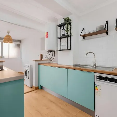 Bright & Spacious Near The Malaga