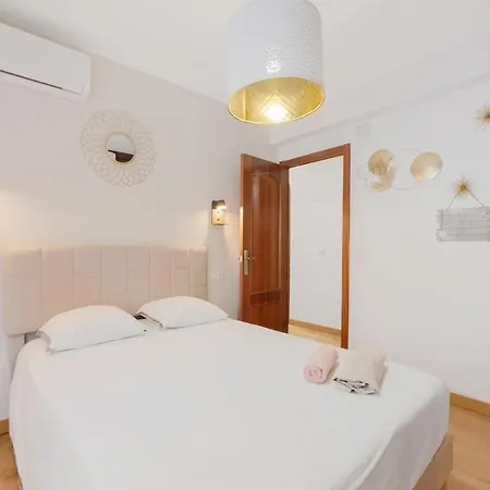 Bright & Spacious Near The
