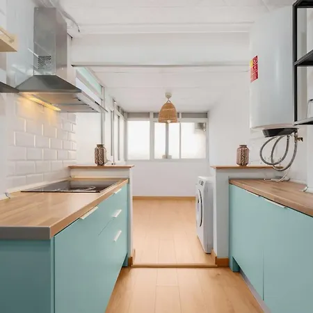 Bright & Spacious Near The
