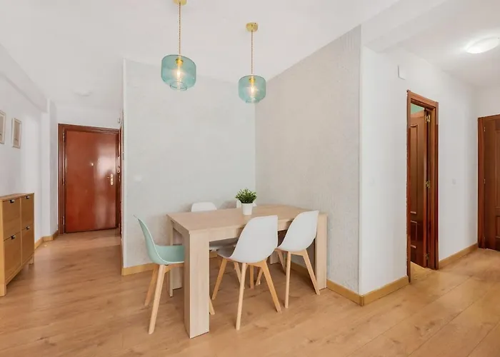 Bright & Spacious Near The