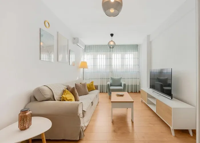 شقة Bright & Spacious Near The مالقة