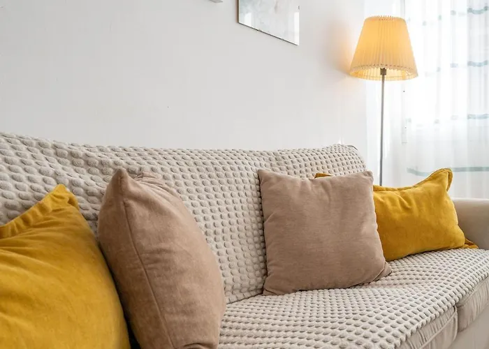 شقة Bright & Spacious Near The مالقة
