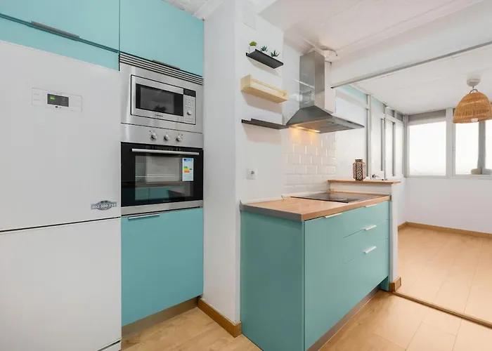 Bright & Spacious Near The *