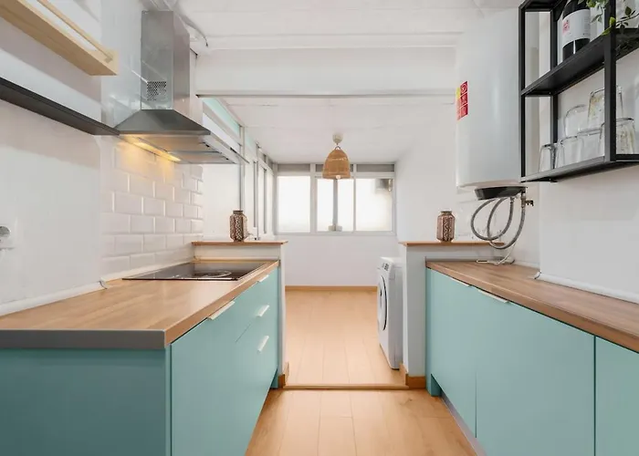 Bright & Spacious Near The